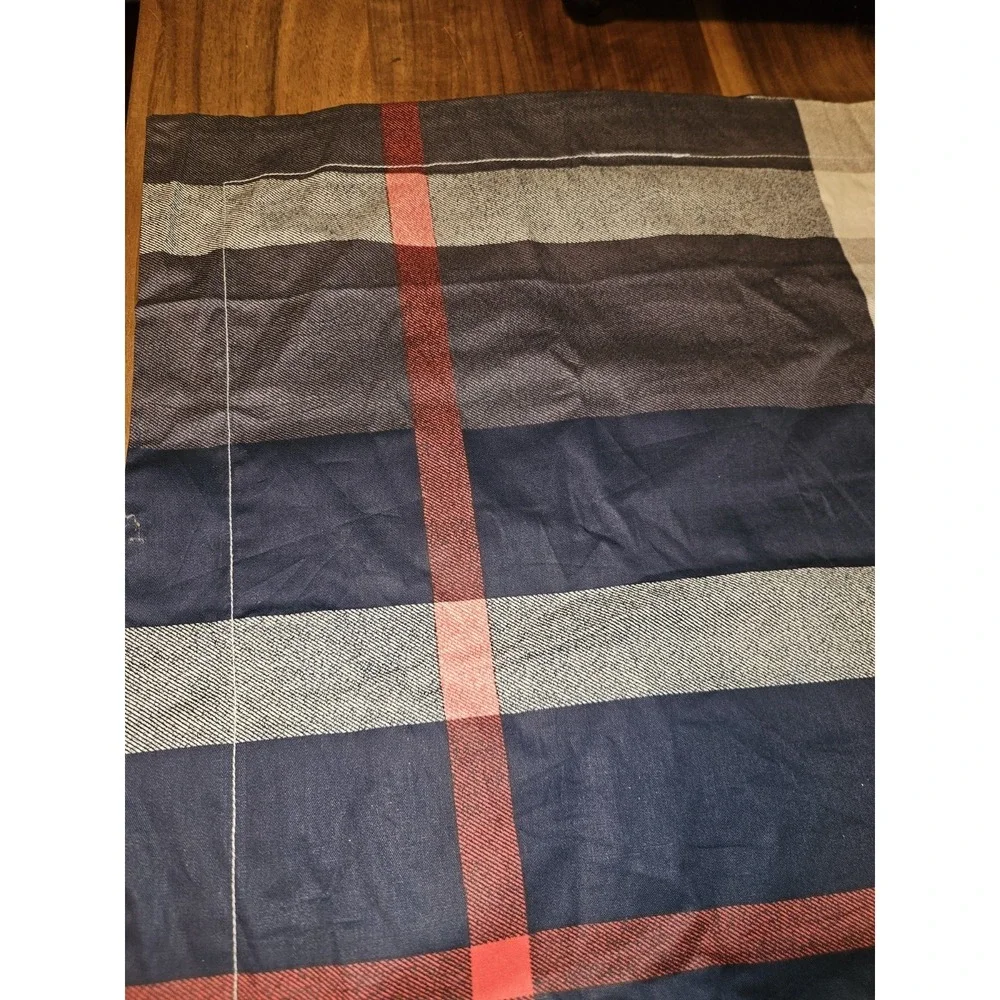 The Unbranded Brand plaid navy